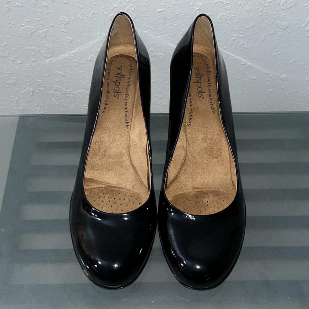 Softspots Black Patent Low Heel Pumps - Picture 3 of 8